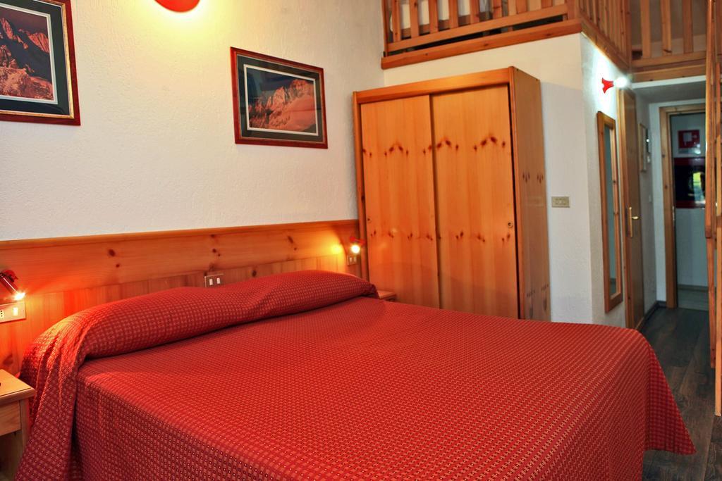Albergo Le Marmotte プレ・サン・ディディエ エクステリア 写真